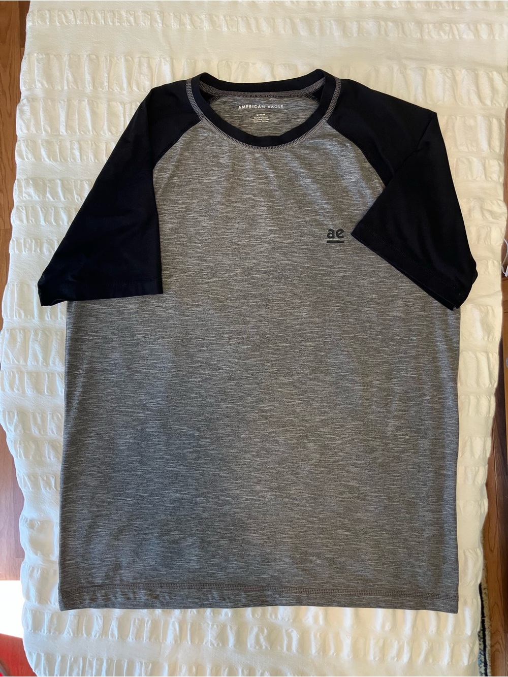 American Eagle Outfitters Gray Body Black Raglan Tee